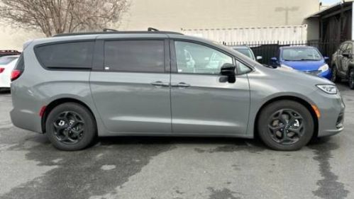 2023 Chrysler Pacifica 2C4RC1S73PR565423