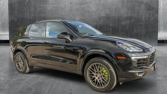 2017 Porsche Cayenne WP1AE2A25HLA74833