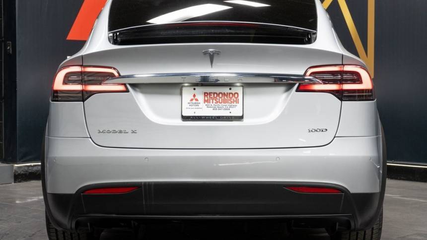 2018 Tesla Model X 5YJXCDE21JF101414