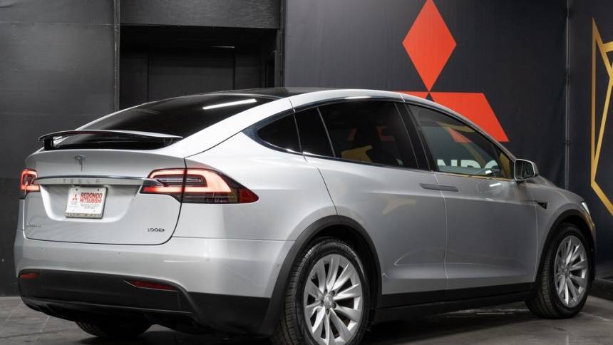 2018 Tesla Model X 5YJXCDE21JF101414