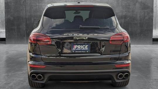 2017 Porsche Cayenne WP1AE2A25HLA74833