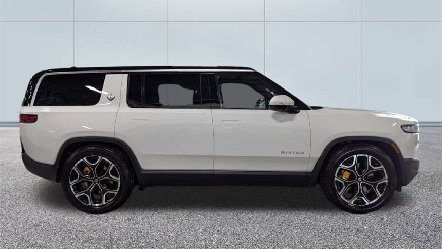 2023 Rivian R1S 7PDSGABA4PN013243