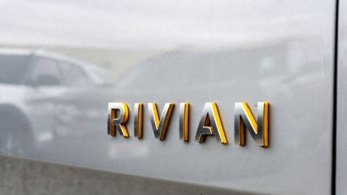 2023 Rivian R1T 7FCTGAAL3PN000377