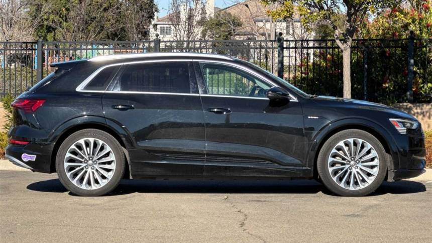 2019 Audi e-tron WA1VABGE1KB014202