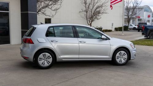 2016 Volkswagen e-Golf WVWKP7AU0GW907854