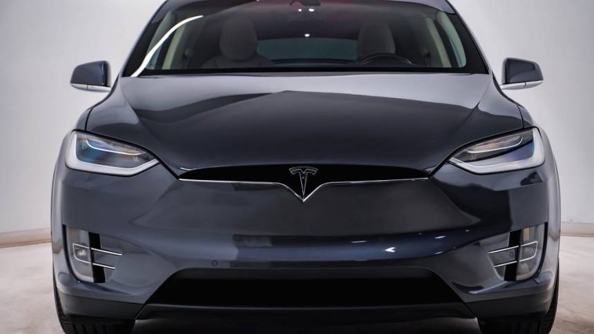 2016 Tesla Model X 5YJXCBE42GF000686