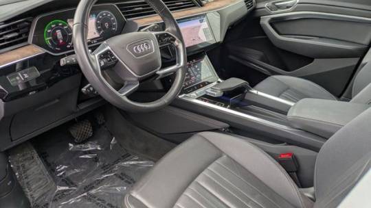 2019 Audi e-tron WA1LAAGE5KB022269