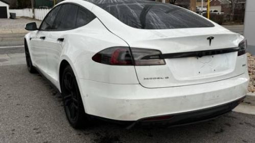 2015 Tesla Model S 5YJSA1H23FF097528