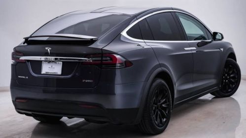 2016 Tesla Model X 5YJXCBE42GF000686