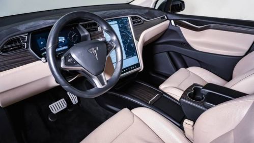 2016 Tesla Model X 5YJXCBE42GF000686