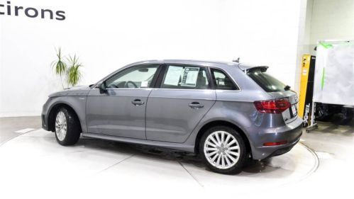 2016 Audi A3 Sportback e-tron WAUTPBFF6GA032808