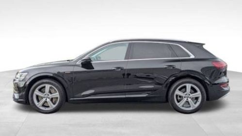 2019 Audi e-tron WA1LAAGE5KB022269