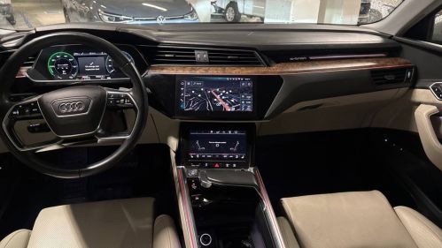 2019 Audi e-tron WA1VABGE4KB018020