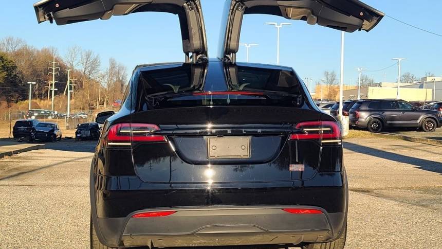 2023 Tesla Model X 7SAXCBE68PF430727