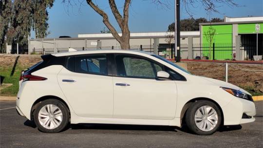 2022 Nissan LEAF 1N4AZ1BV5NC561198