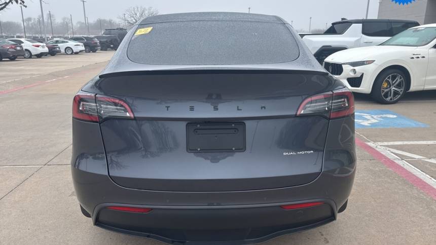 2021 Tesla Model Y 5YJYGDEE0MF207733