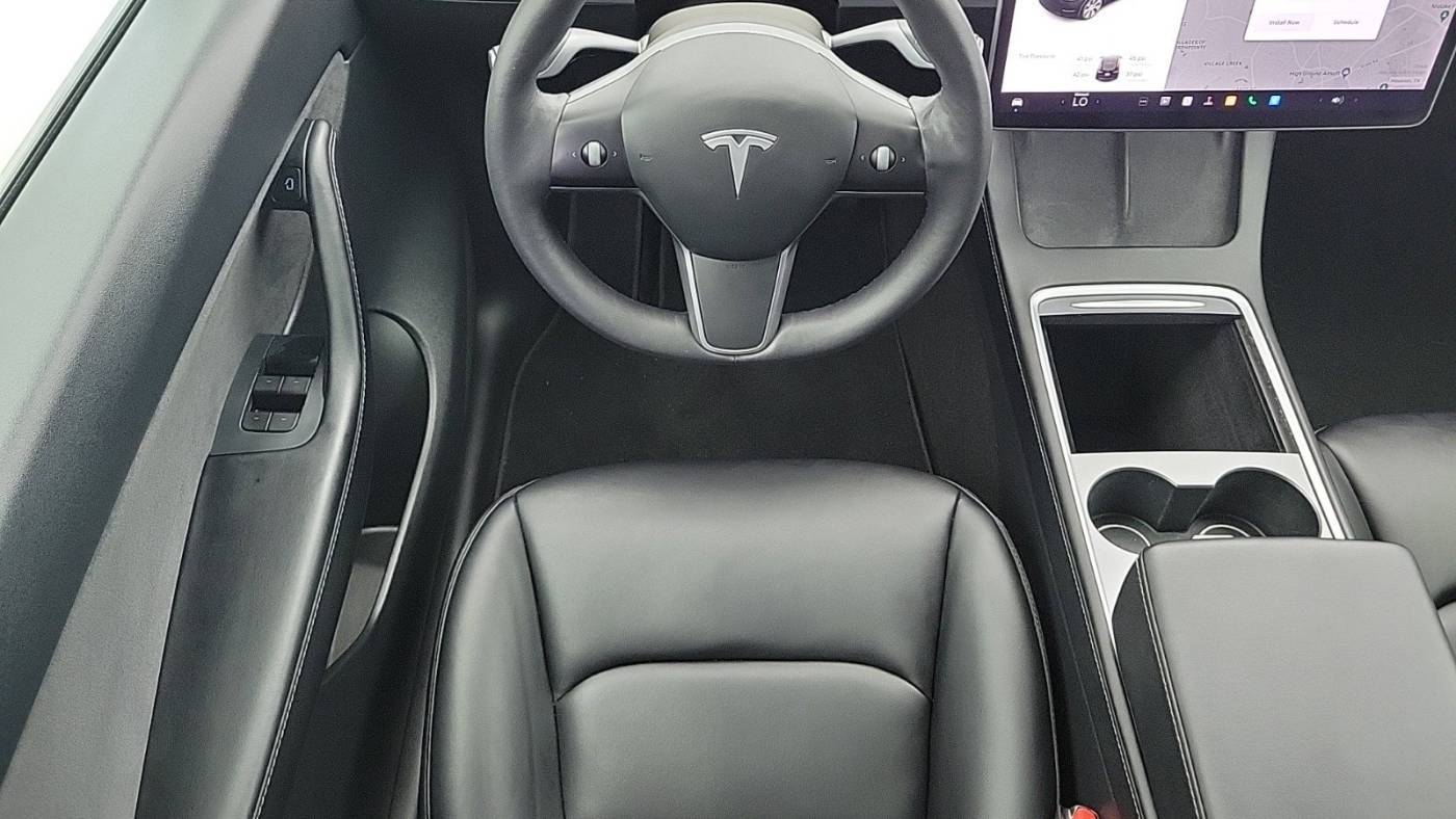 2021 Tesla Model Y 5YJYGDEE2MF185900