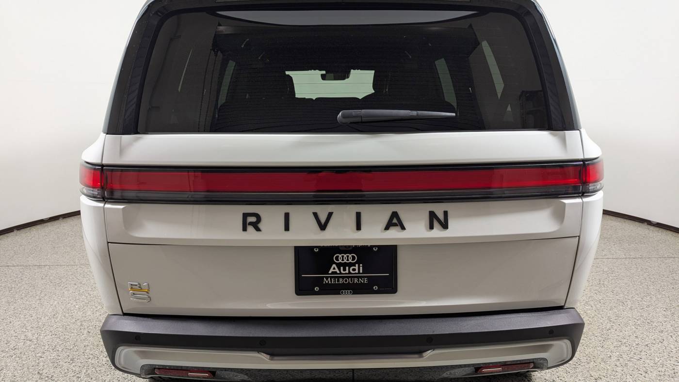 2023 Rivian R1S 7PDSGABA7PN016248