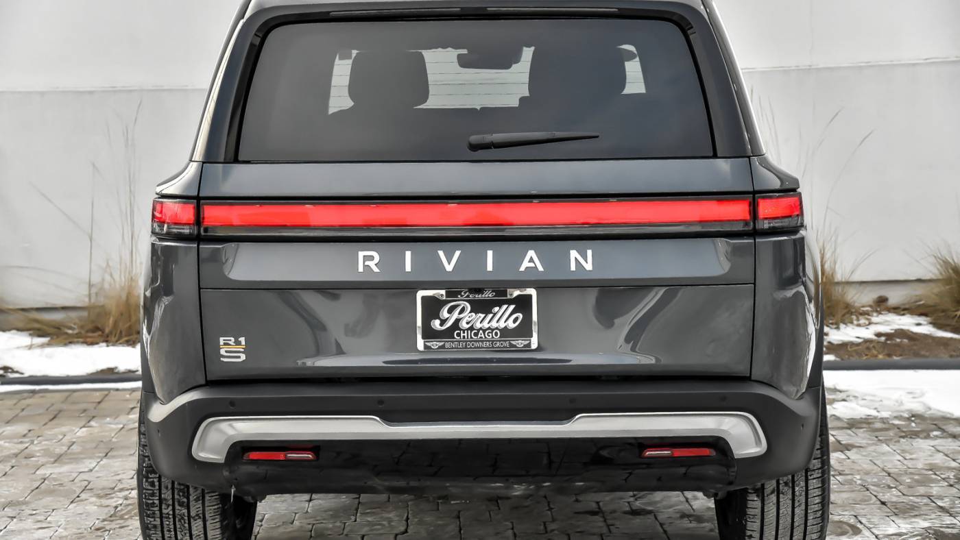 2023 Rivian R1S 7PDSGABA7PN016167