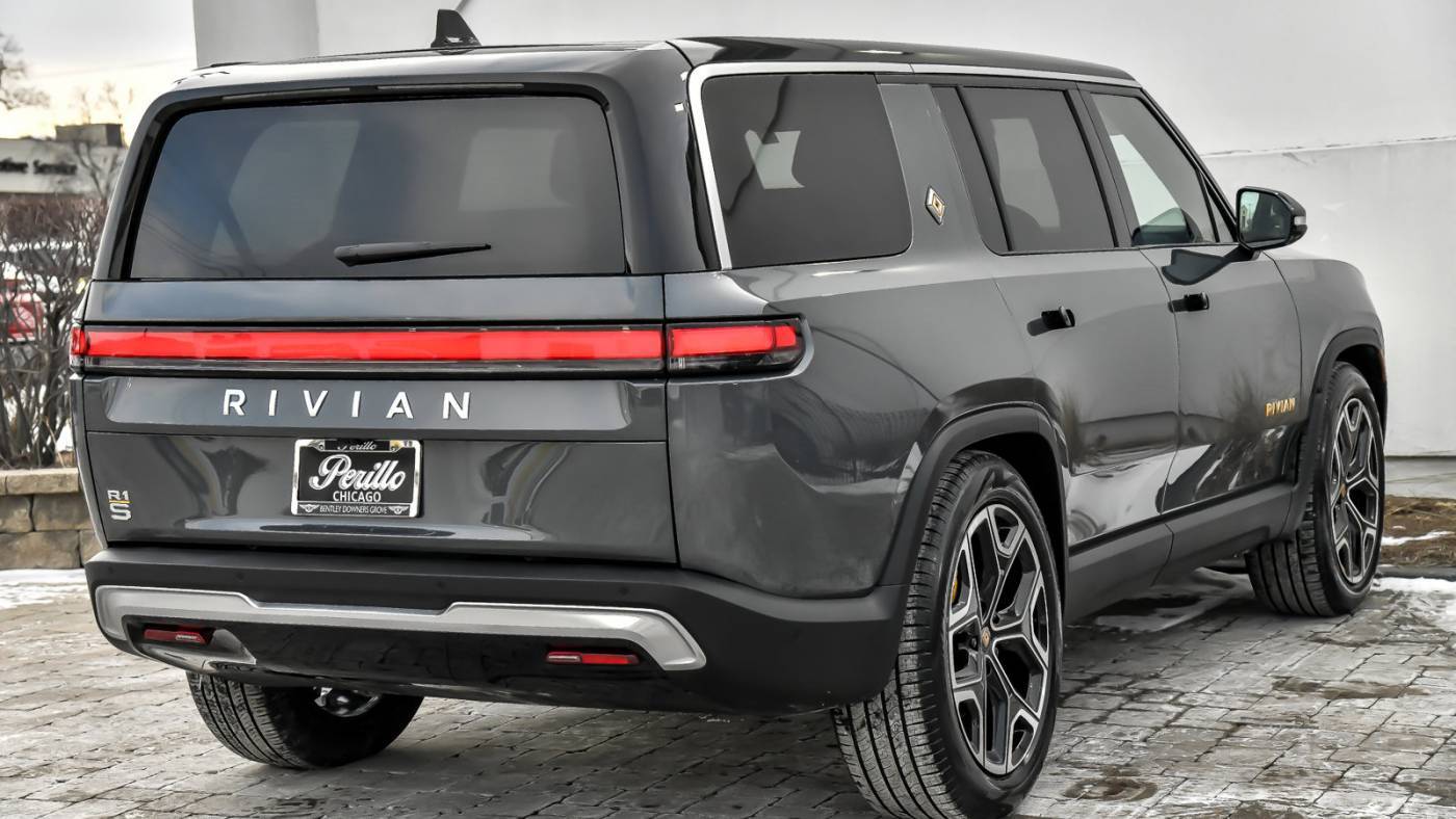 2023 Rivian R1S 7PDSGABA7PN016167