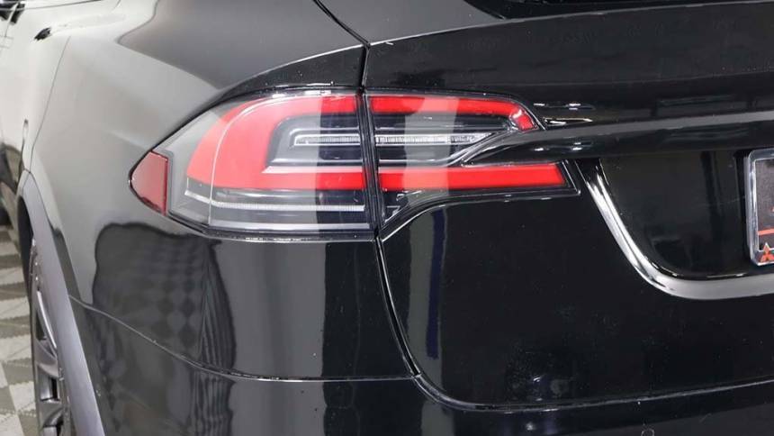 2022 Tesla Model X 7SAXCBE54NF328443