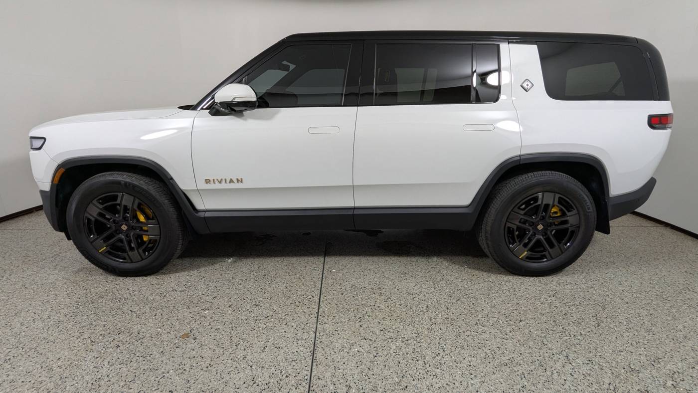 2023 Rivian R1S 7PDSGABA7PN016248