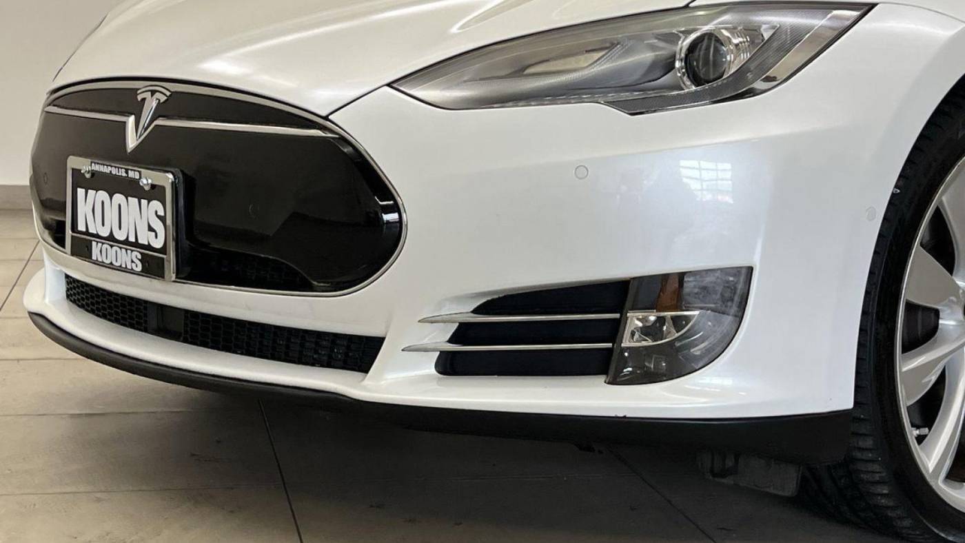 2015 Tesla Model S 5YJSA1V26FF098628