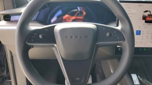 2022 Tesla Model X 7SAXCBE57NF364031