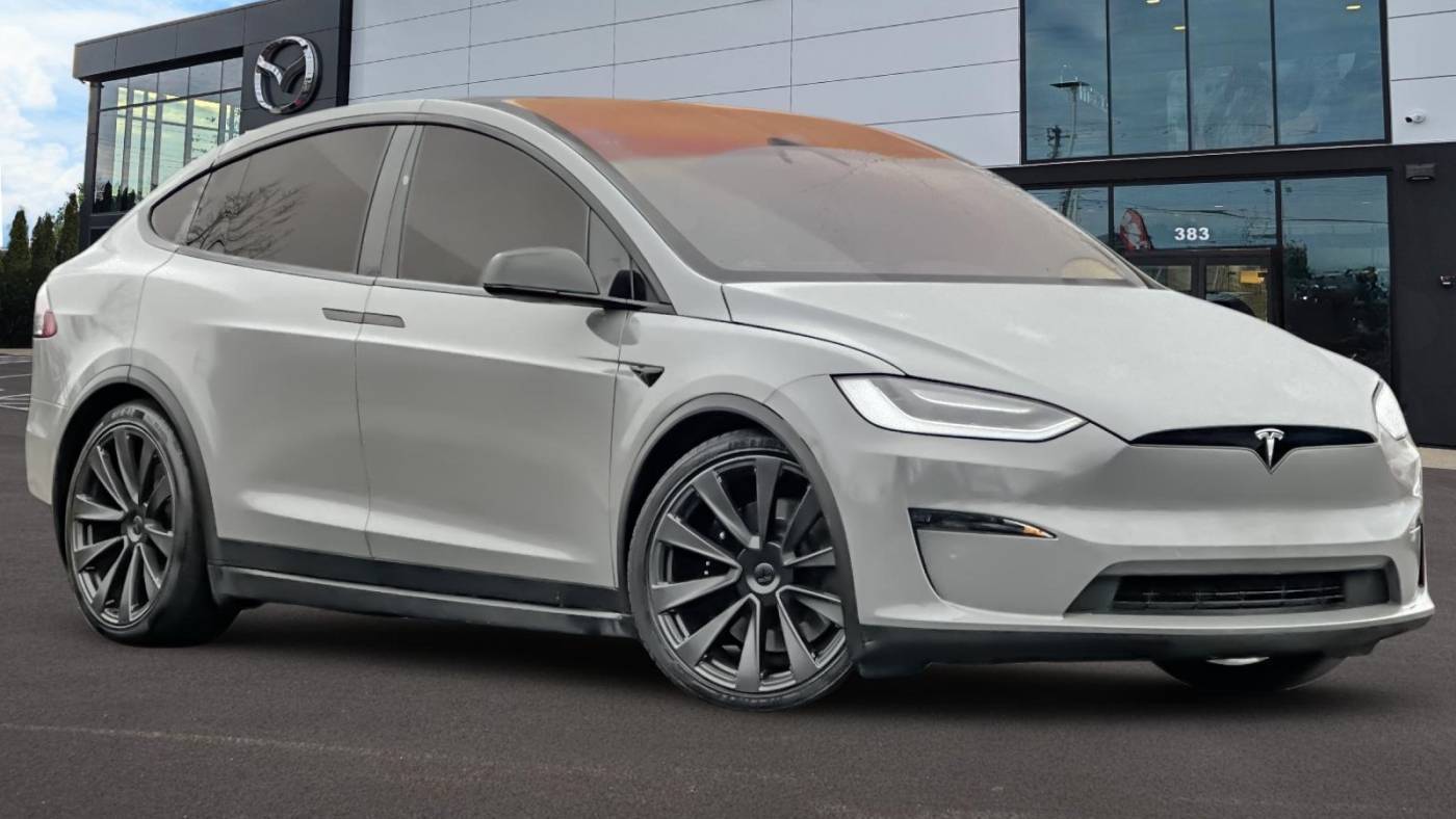 2022 Tesla Model X 7SAXCBE61NF331874