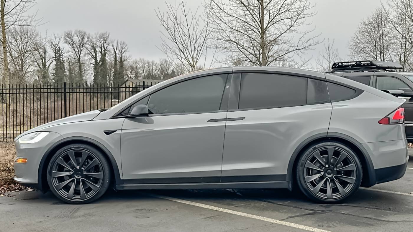 2022 Tesla Model X 7SAXCBE61NF331874