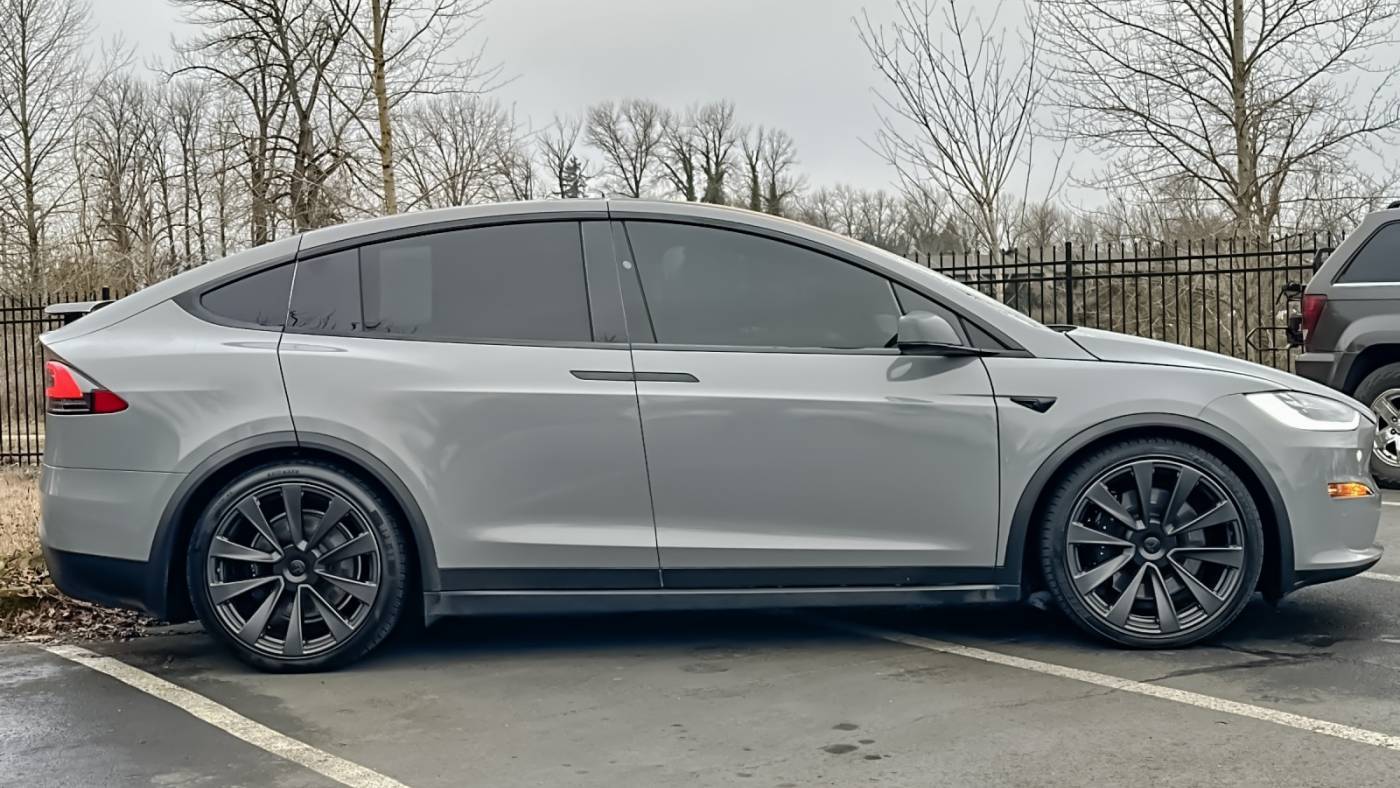 2022 Tesla Model X 7SAXCBE61NF331874