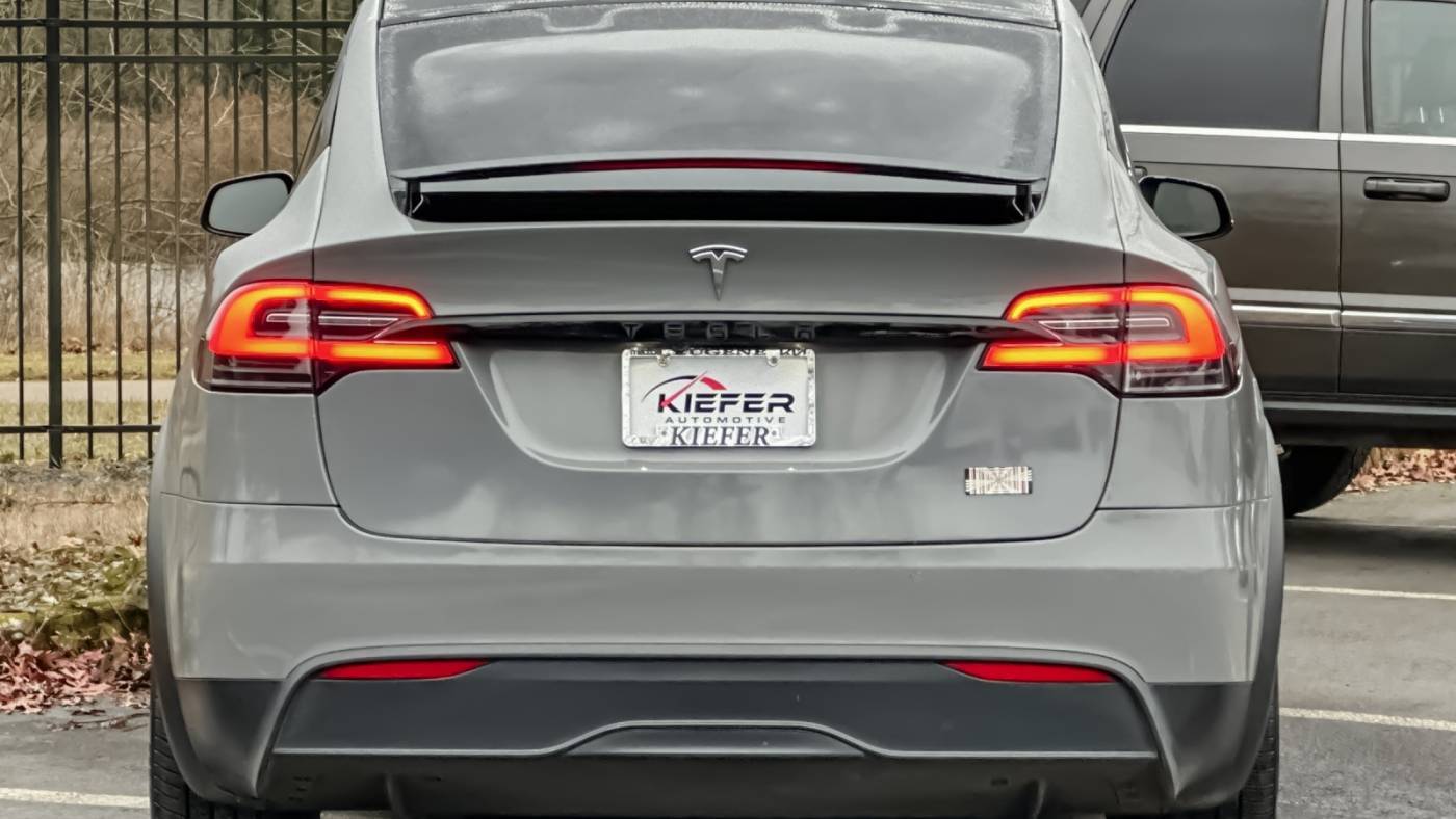 2022 Tesla Model X 7SAXCBE61NF331874