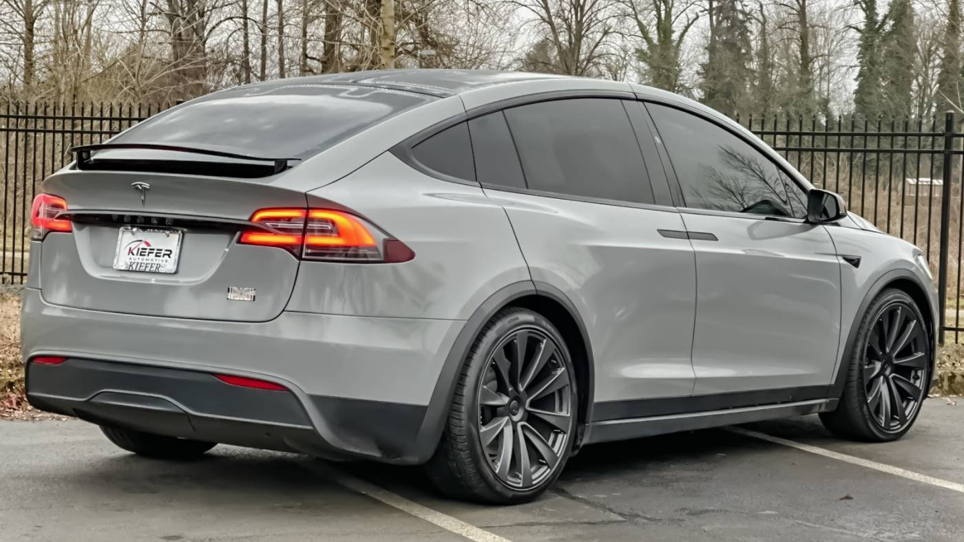 2022 Tesla Model X 7SAXCBE61NF331874