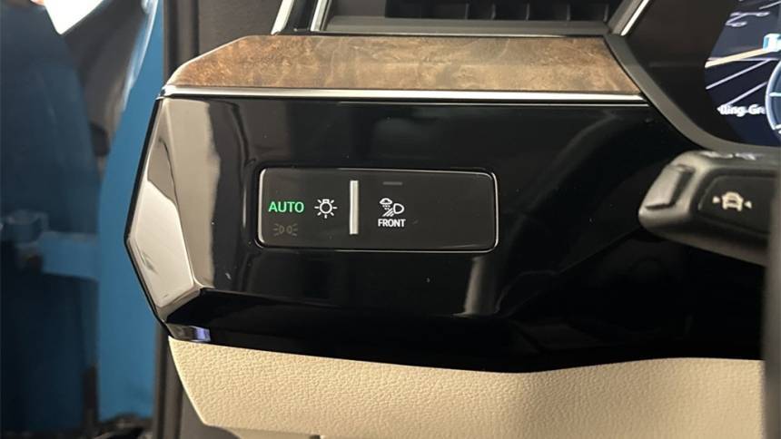 2019 Audi e-tron WA1LAAGE4KB010159