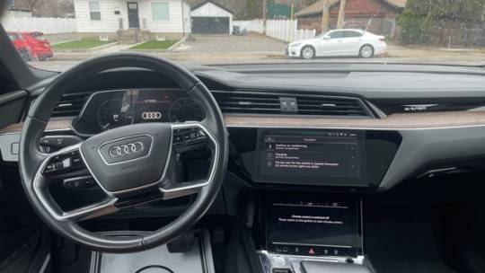 2019 Audi e-tron WA1VAAGE0KB007431