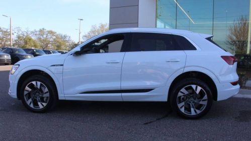 2021 Audi e-tron WA1VAAGE9MB017989