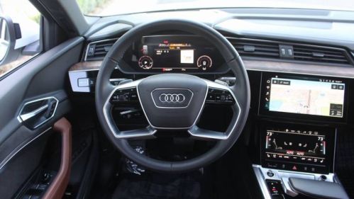 2021 Audi e-tron WA1VAAGE9MB017989