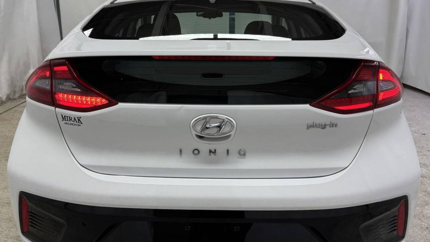 2019 Hyundai IONIQ KMHC65LD5KU183216