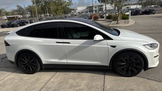 2022 Tesla Model X 7SAXCBE61NF332975