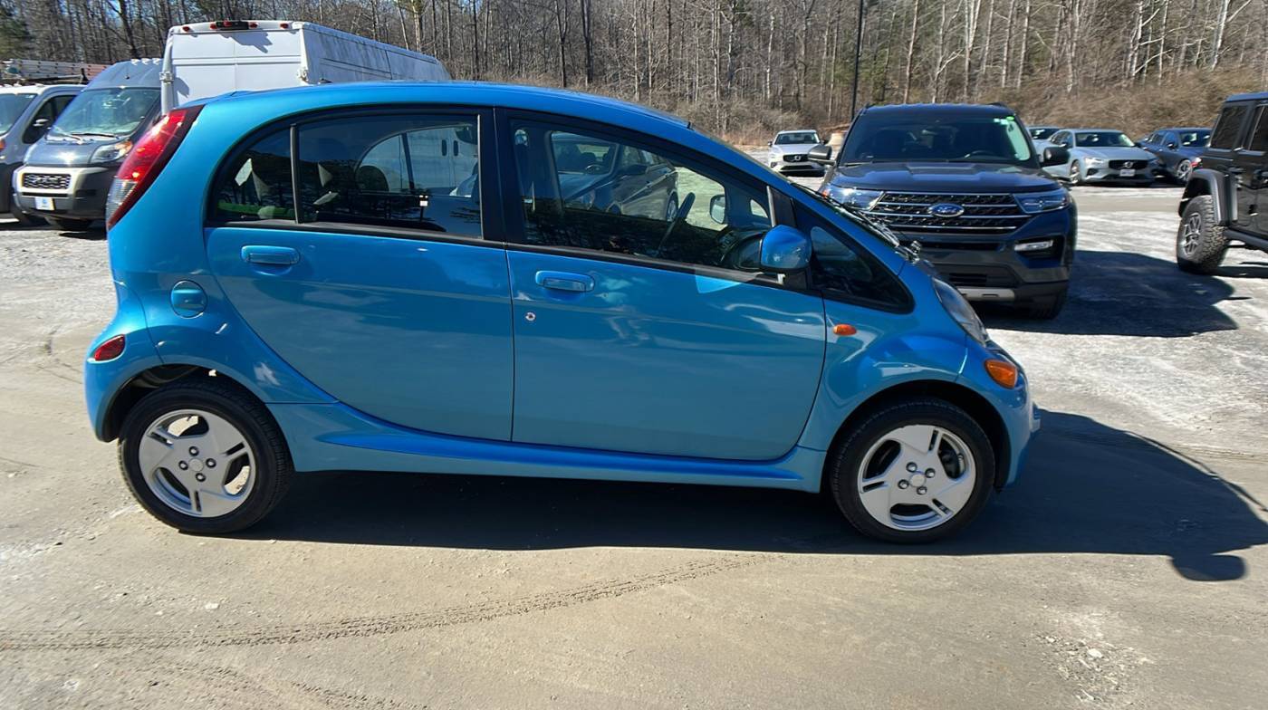 2014 Mitsubishi i-MiEV JA3215H42EU025121