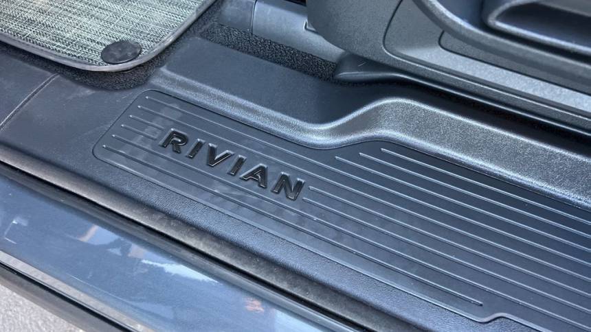 2023 Rivian R1S 7PDSGABL4PN006178