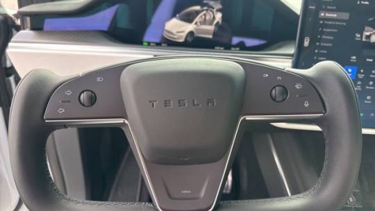 2022 Tesla Model X 7SAXCBE61NF332975