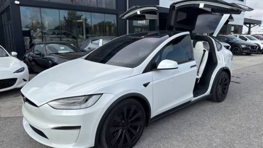 2022 Tesla Model X 7SAXCBE61NF332975