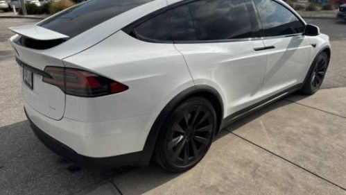 2022 Tesla Model X 7SAXCBE61NF332975