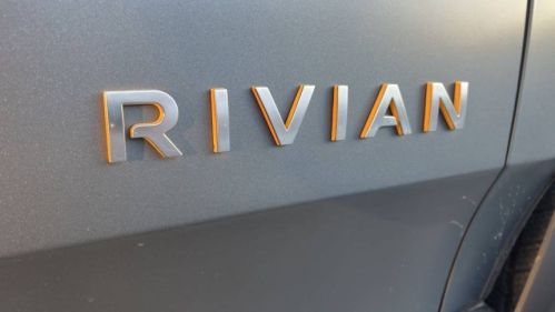 2023 Rivian R1S 7PDSGABL4PN006178