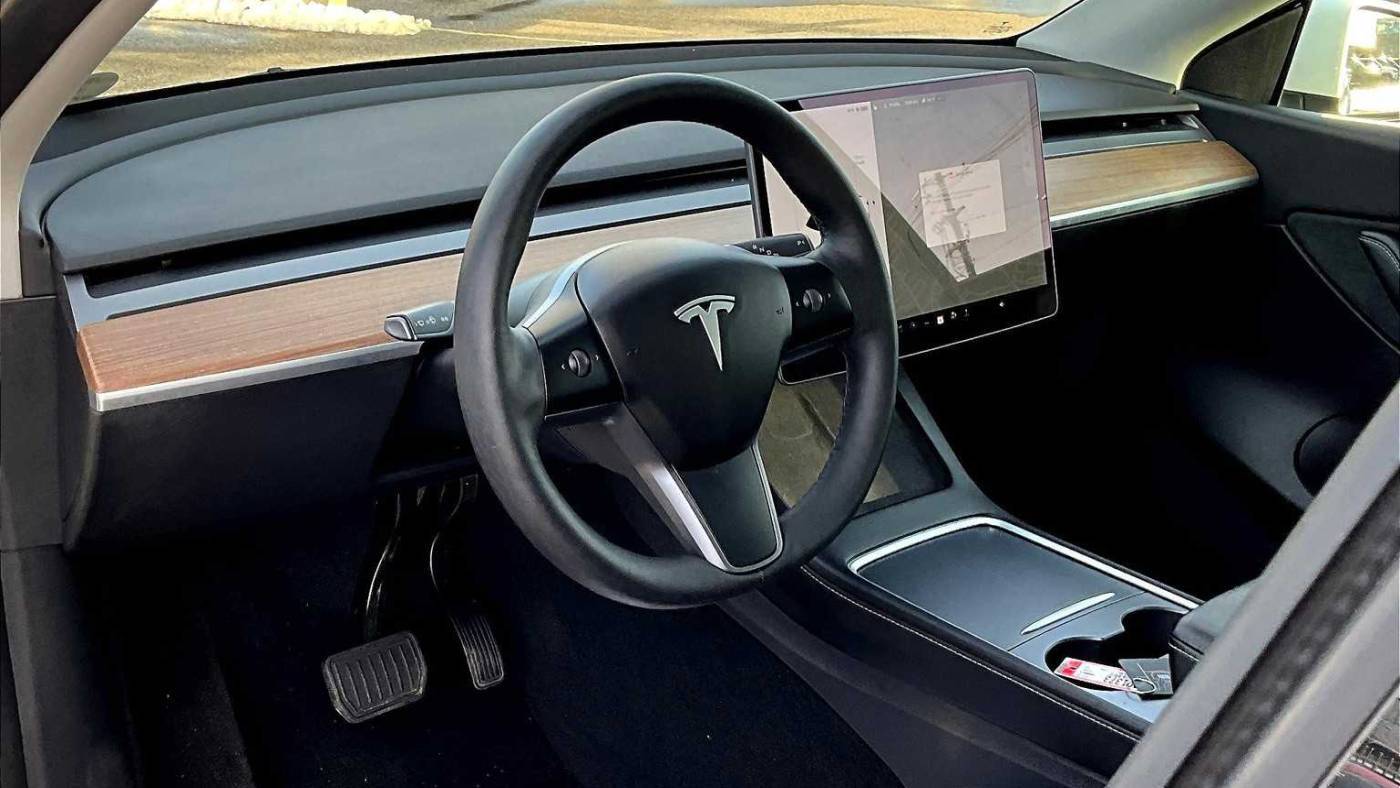 2021 Tesla Model Y 5YJYGDEE4MF297730