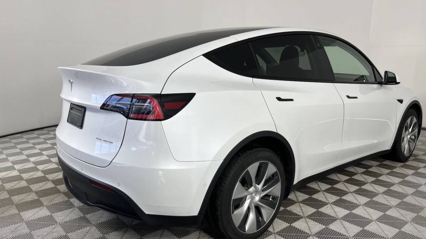 2021 Tesla Model Y 5YJYGDEE2MF117399