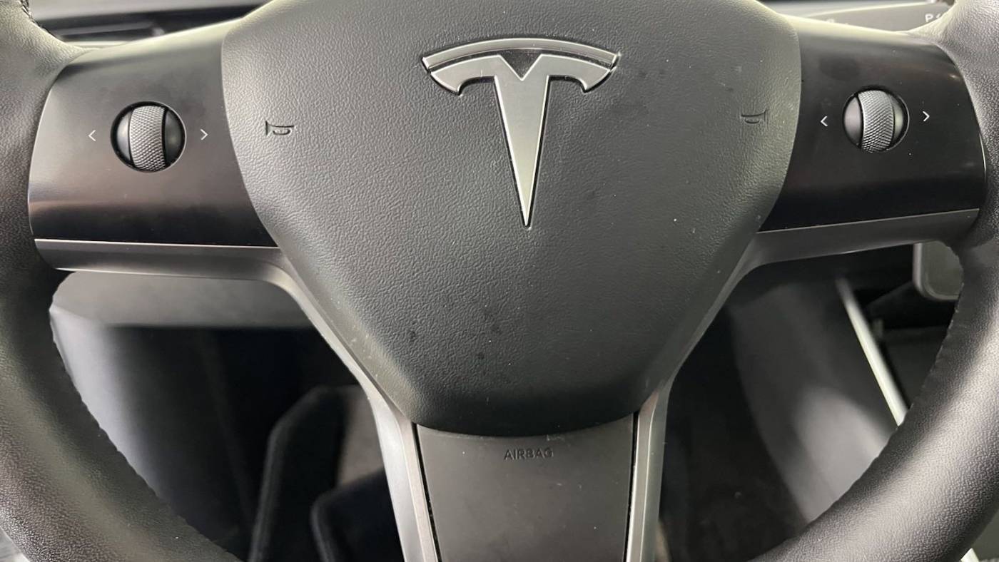 2021 Tesla Model Y 5YJYGDEE2MF117399