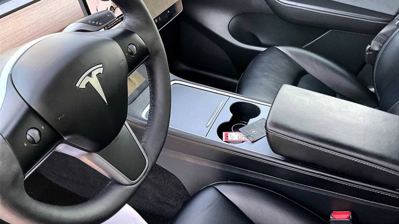 2021 Tesla Model Y 5YJYGDEE4MF297730