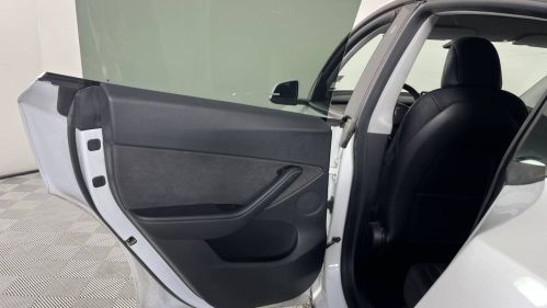 2021 Tesla Model Y 5YJYGDEE2MF117399